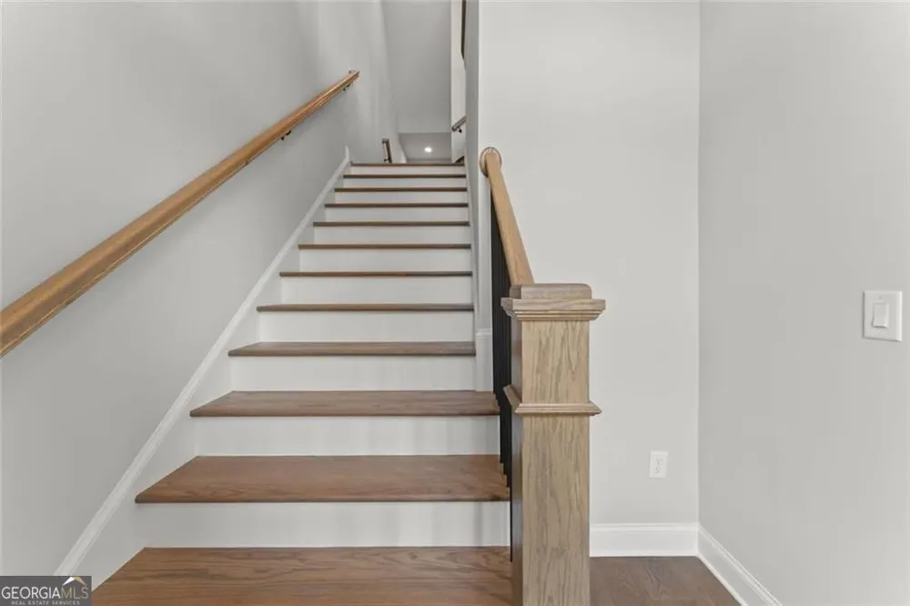 61 Bourbon ST Senoia, GA 30276