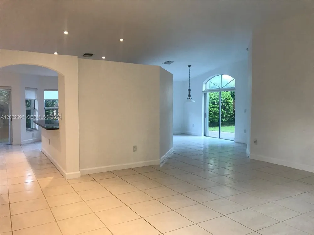 11236 NW 58th Ter Doral, FL 33178