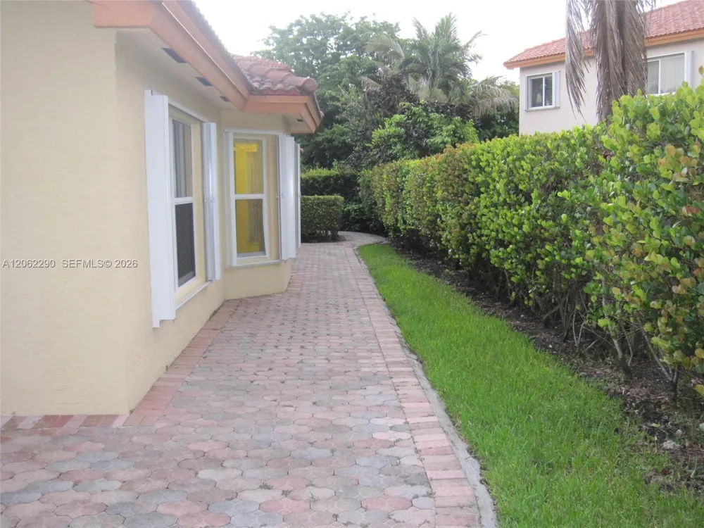 11236 NW 58th Ter Doral, FL 33178