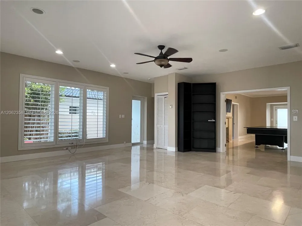 383 SW 25th Rd Miami, FL 33129