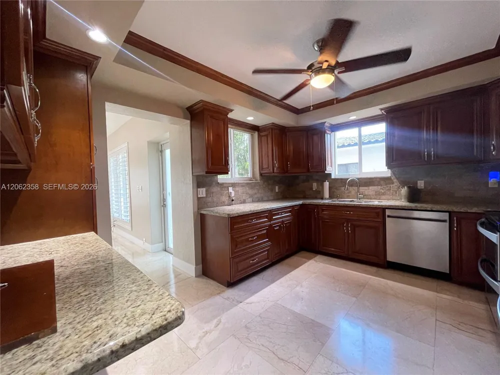 383 SW 25th Rd Miami, FL 33129