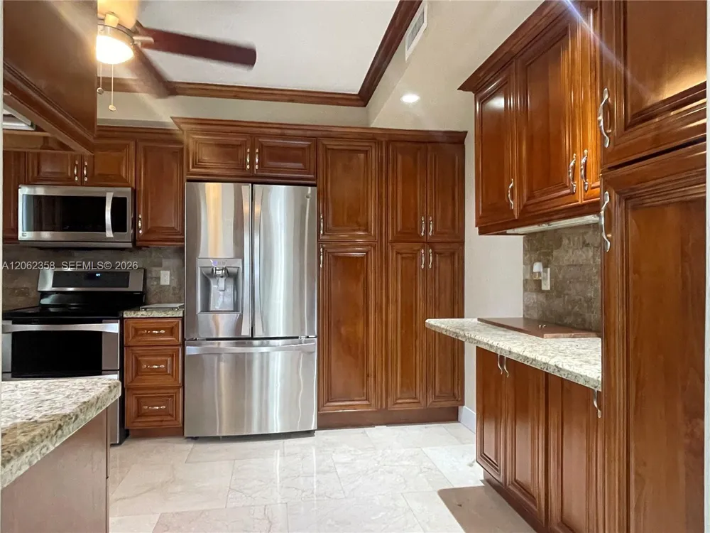 383 SW 25th Rd Miami, FL 33129