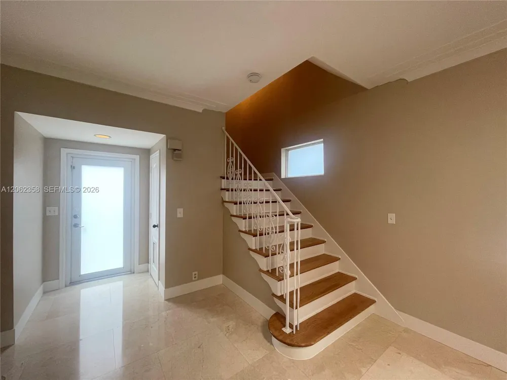 383 SW 25th Rd Miami, FL 33129