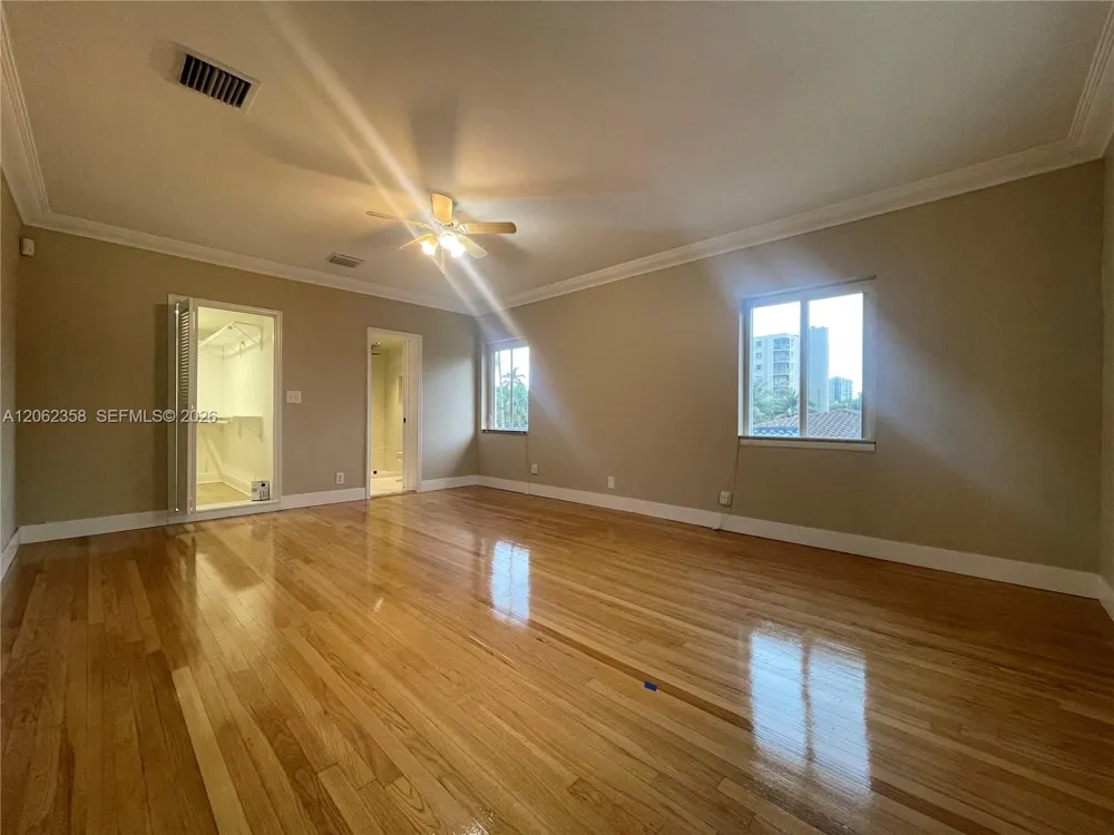 383 SW 25th Rd Miami, FL 33129