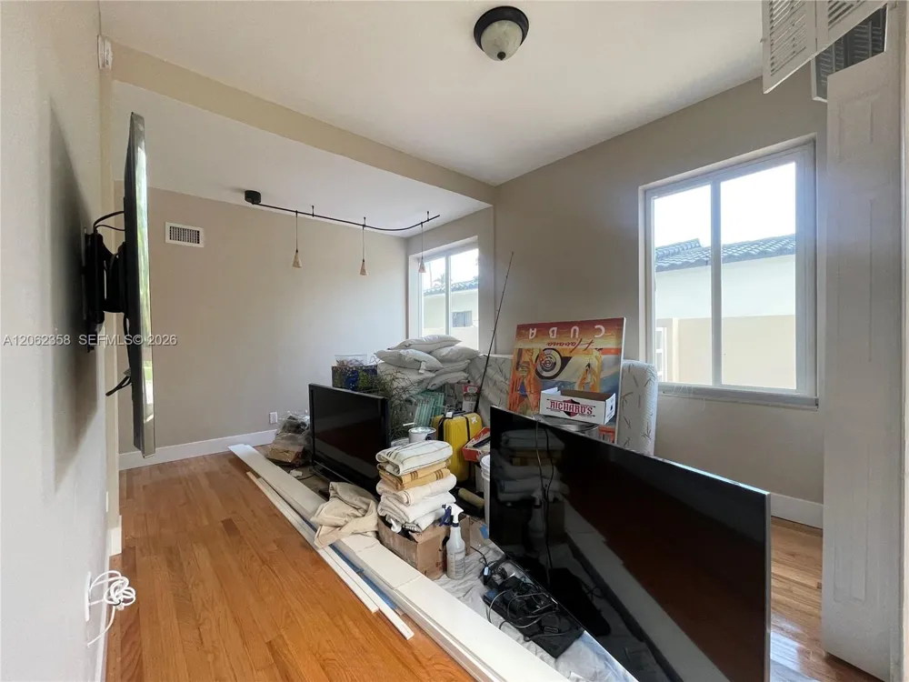 383 SW 25th Rd Miami, FL 33129