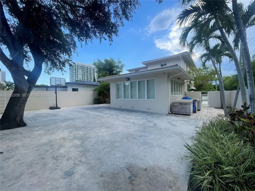 383 SW 25th Rd Miami, FL 33129