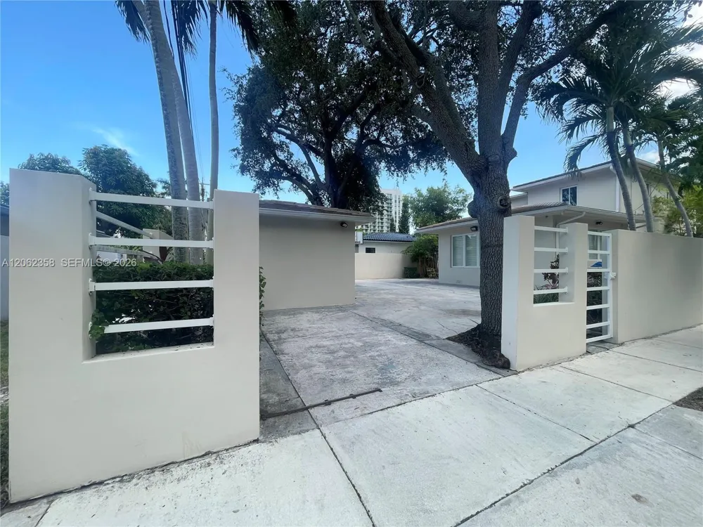 383 SW 25th Rd Miami, FL 33129