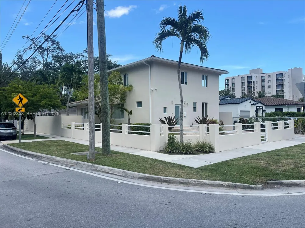 383 SW 25th Rd Miami, FL 33129