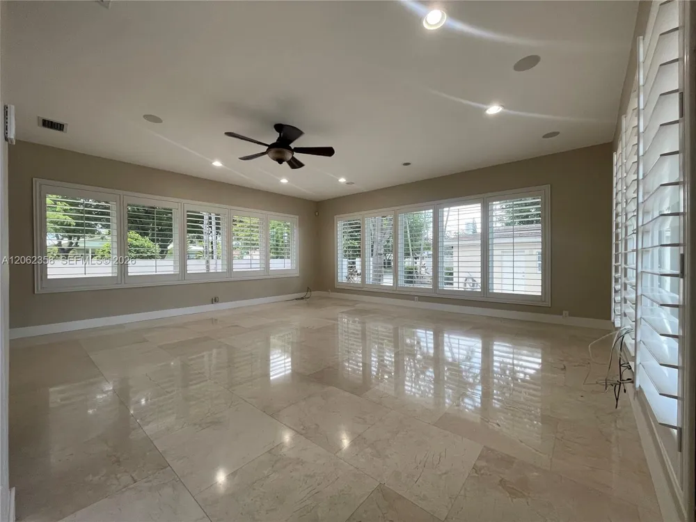 383 SW 25th Rd Miami, FL 33129