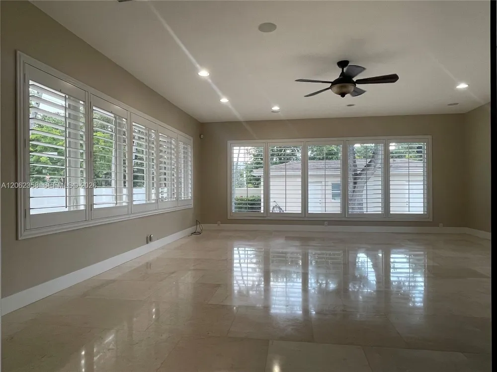383 SW 25th Rd Miami, FL 33129