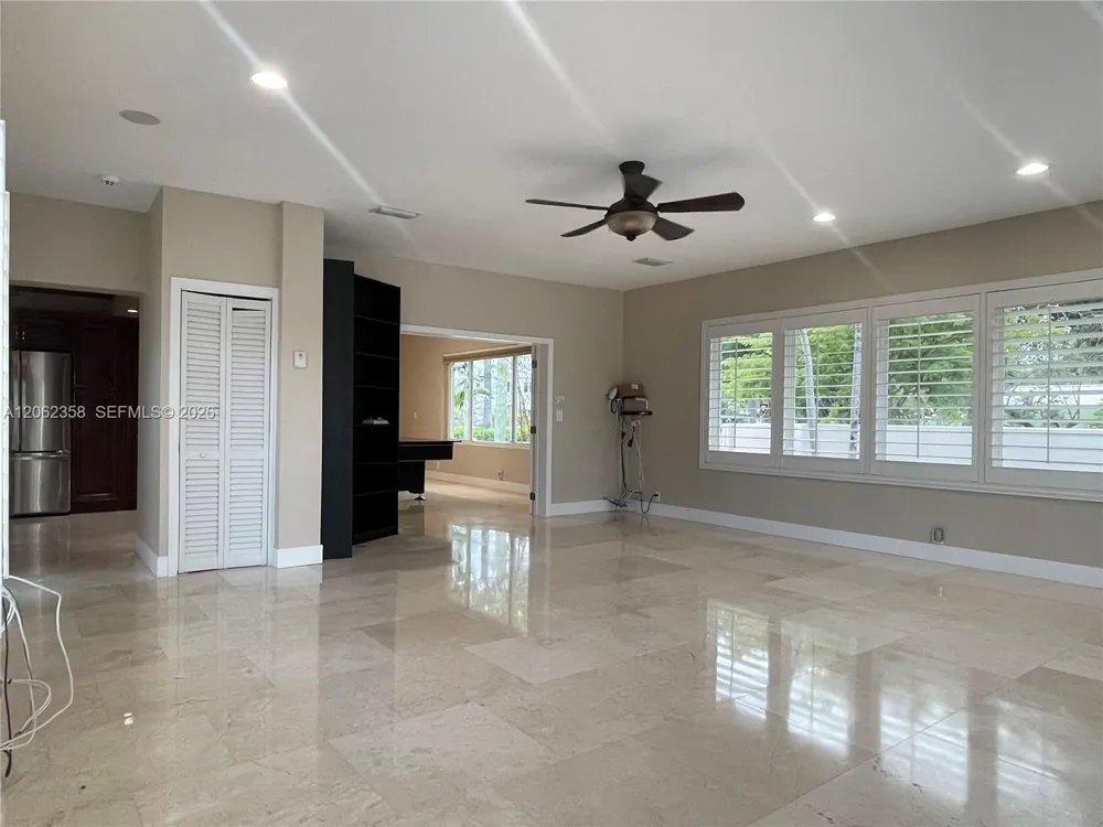383 SW 25th Rd Miami, FL 33129