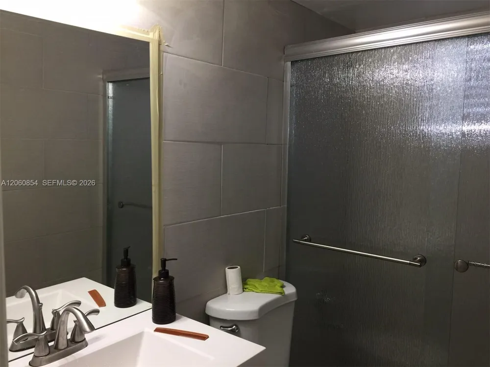 1800 NW 19th St #1 Miami, FL 33125