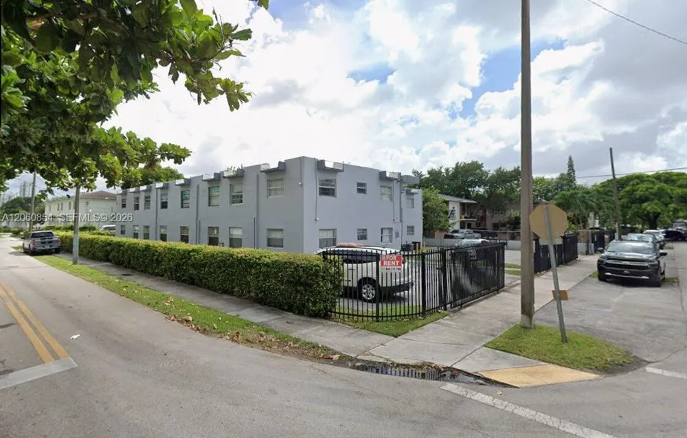1800 NW 19th St #1 Miami, FL 33125
