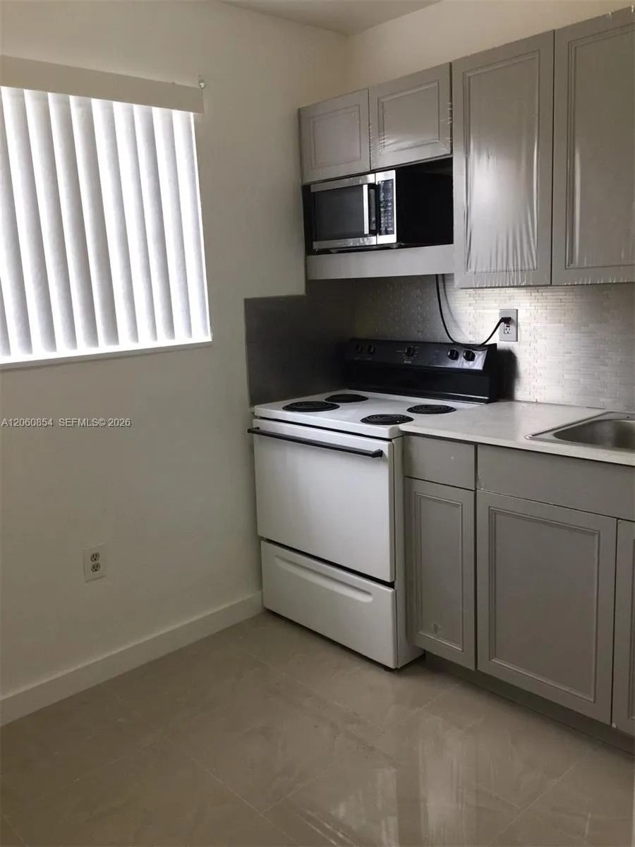 1800 NW 19th St #1 Miami, FL 33125