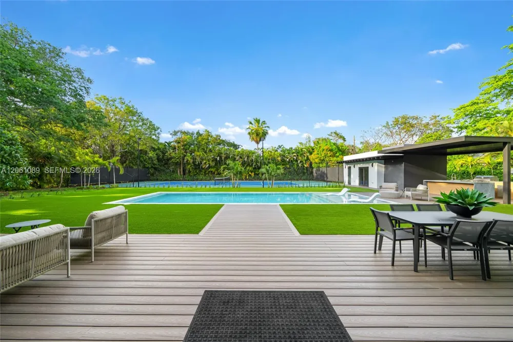 6445 SW 129th Ter Pinecrest, FL 33156