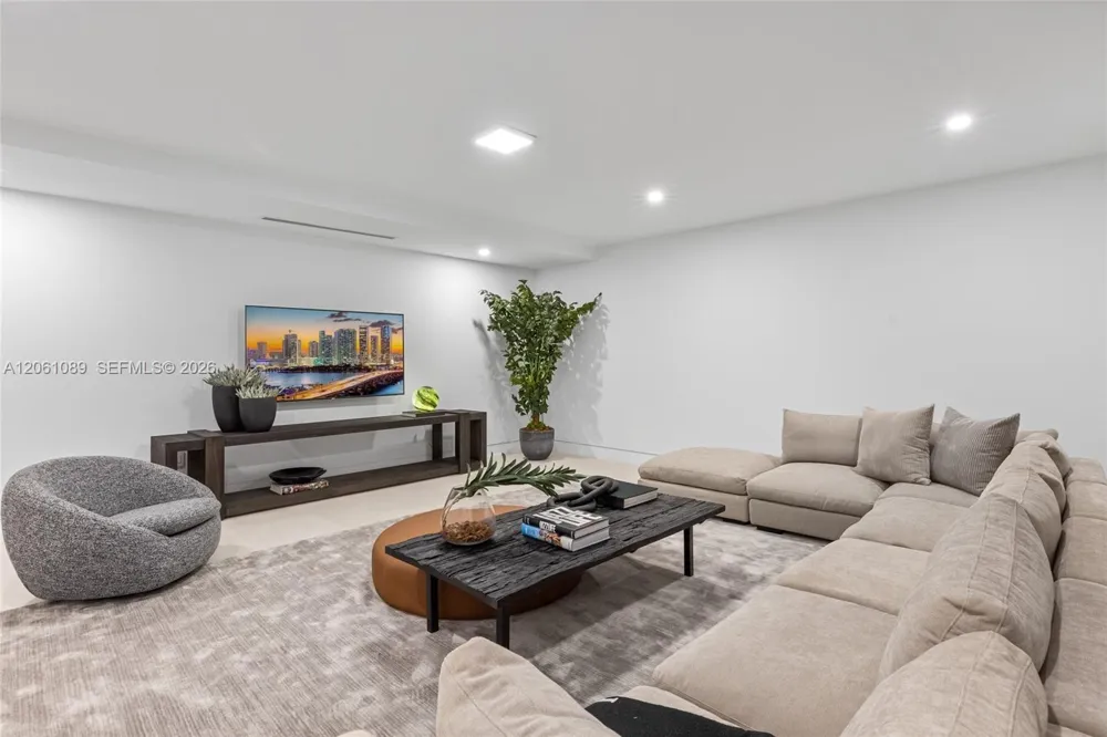 6445 SW 129th Ter Pinecrest, FL 33156