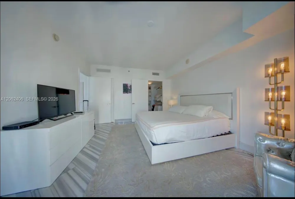 485 Brickell Ave #4711 Miami, FL 33131