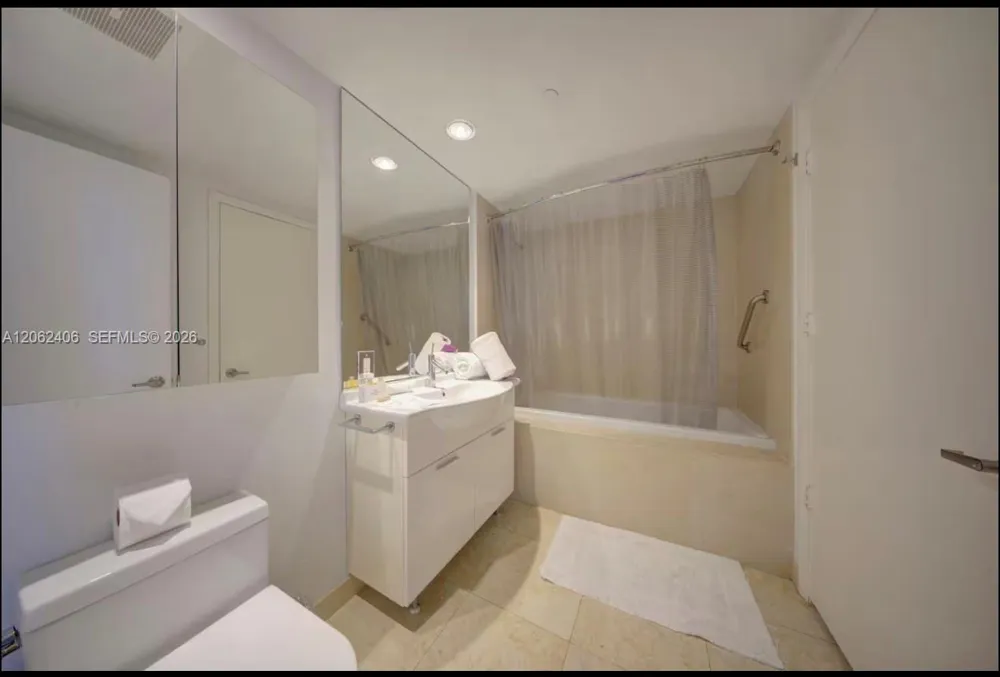 485 Brickell Ave #4711 Miami, FL 33131