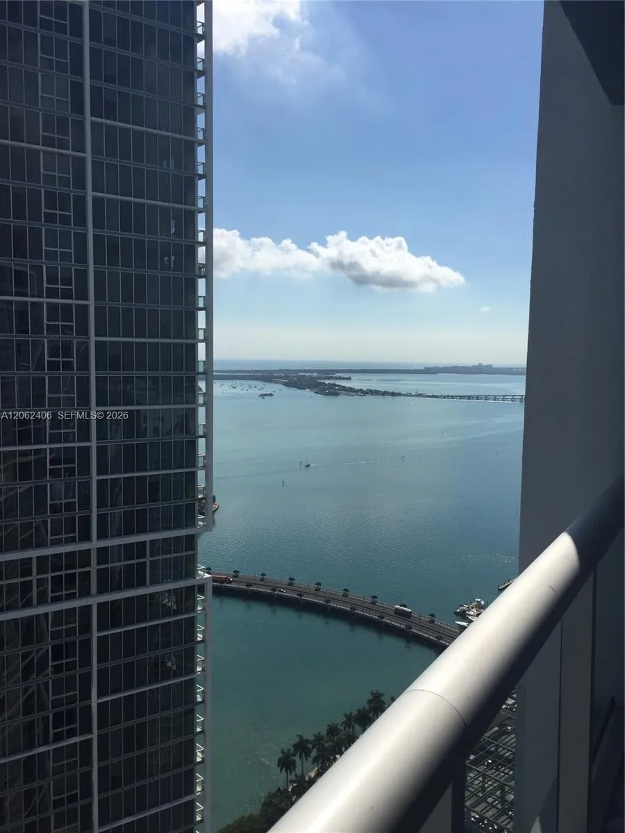 485 Brickell Ave #4711 Miami, FL 33131