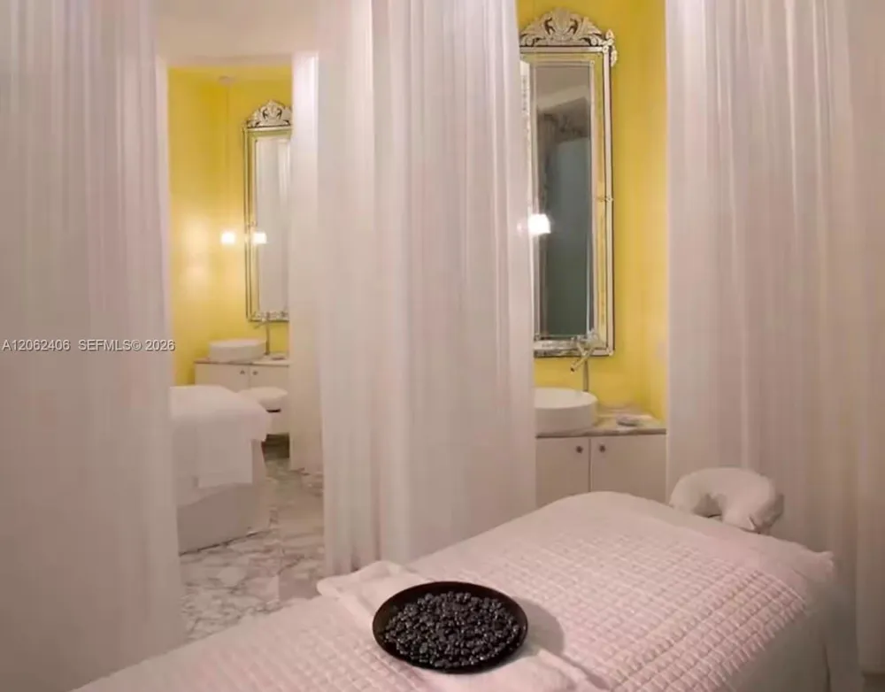 485 Brickell Ave #4711 Miami, FL 33131