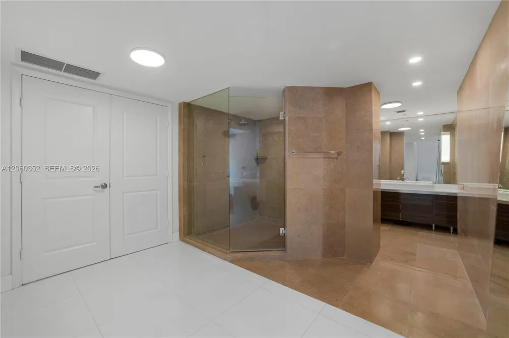 3739 Collins Ave #N-503 Miami Beach, FL 33140