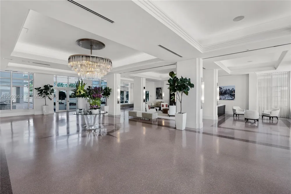 3739 Collins Ave #N-503 Miami Beach, FL 33140