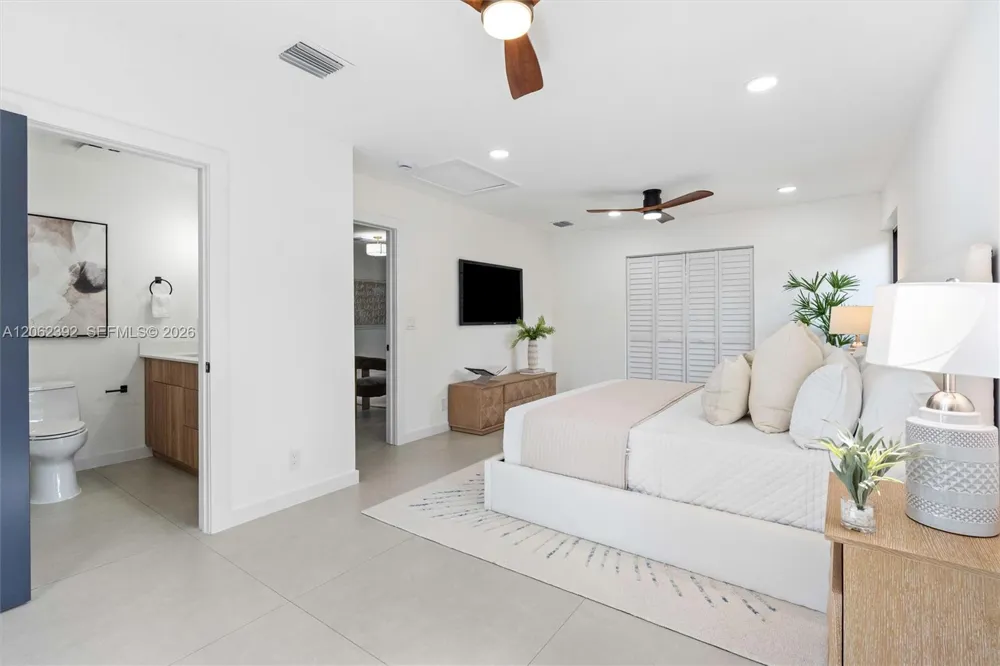 949 Lighthouse Dr North Palm Beach, FL 33408