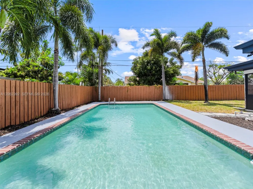949 Lighthouse Dr North Palm Beach, FL 33408