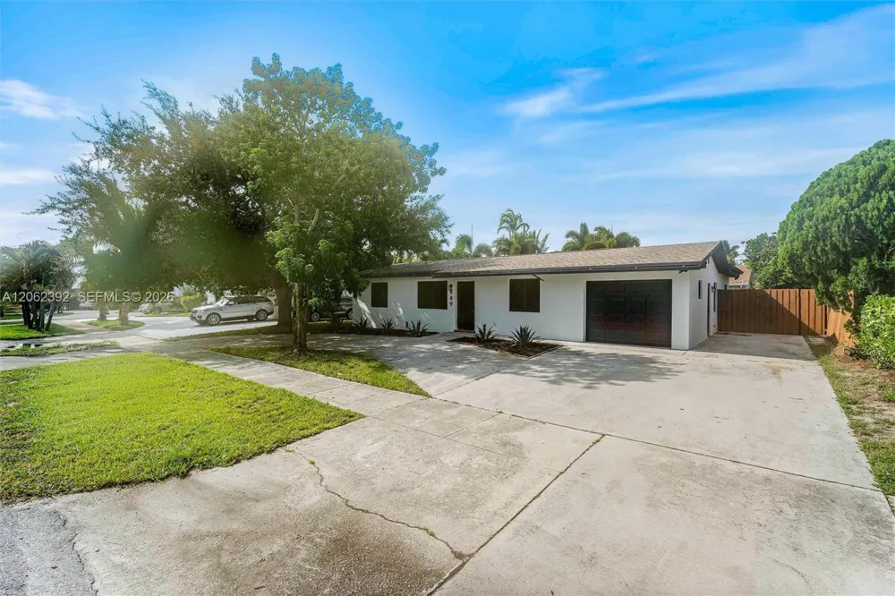 949 Lighthouse Dr North Palm Beach, FL 33408