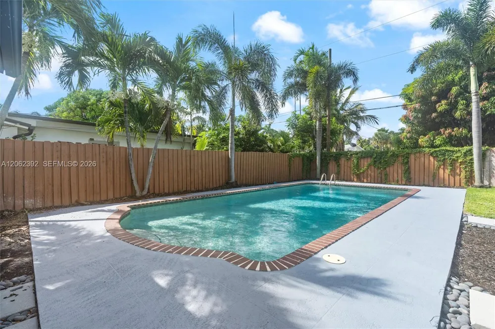 949 Lighthouse Dr North Palm Beach, FL 33408