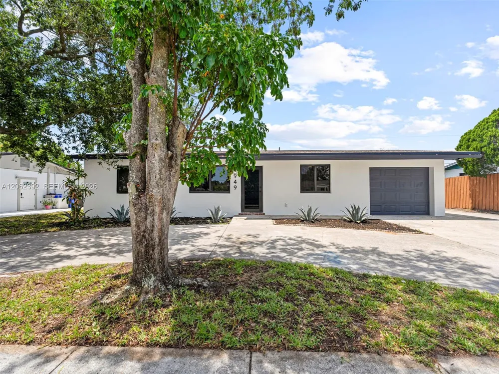 949 Lighthouse Dr North Palm Beach, FL 33408