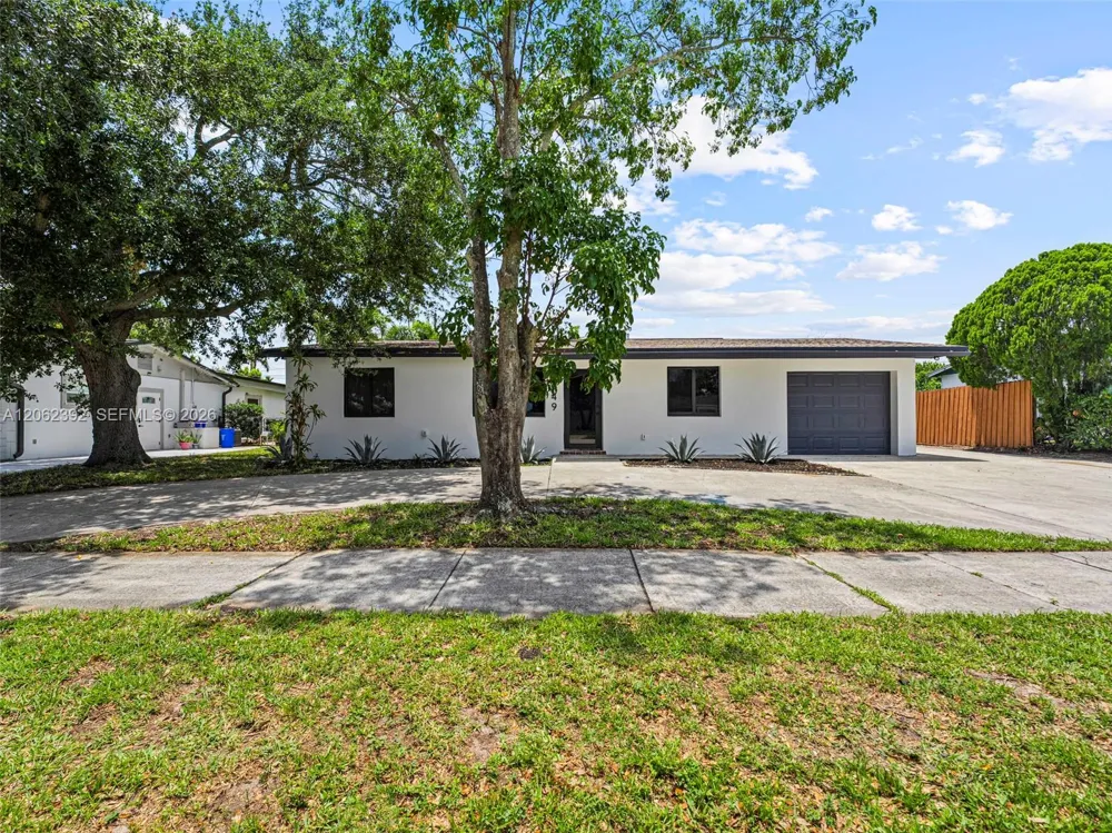 949 Lighthouse Dr North Palm Beach, FL 33408