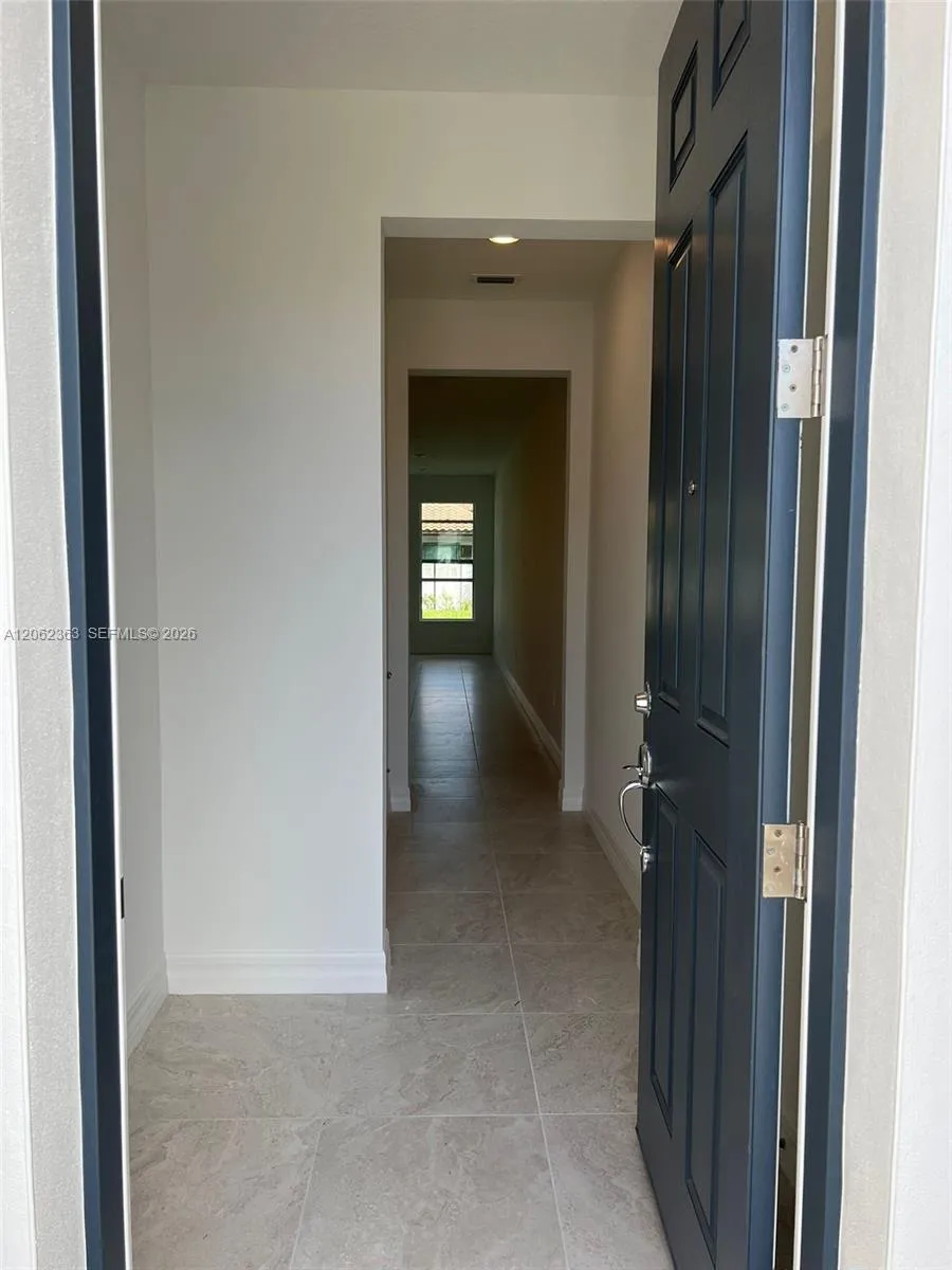 6121 Rancho Ln Green Acres, FL 33415