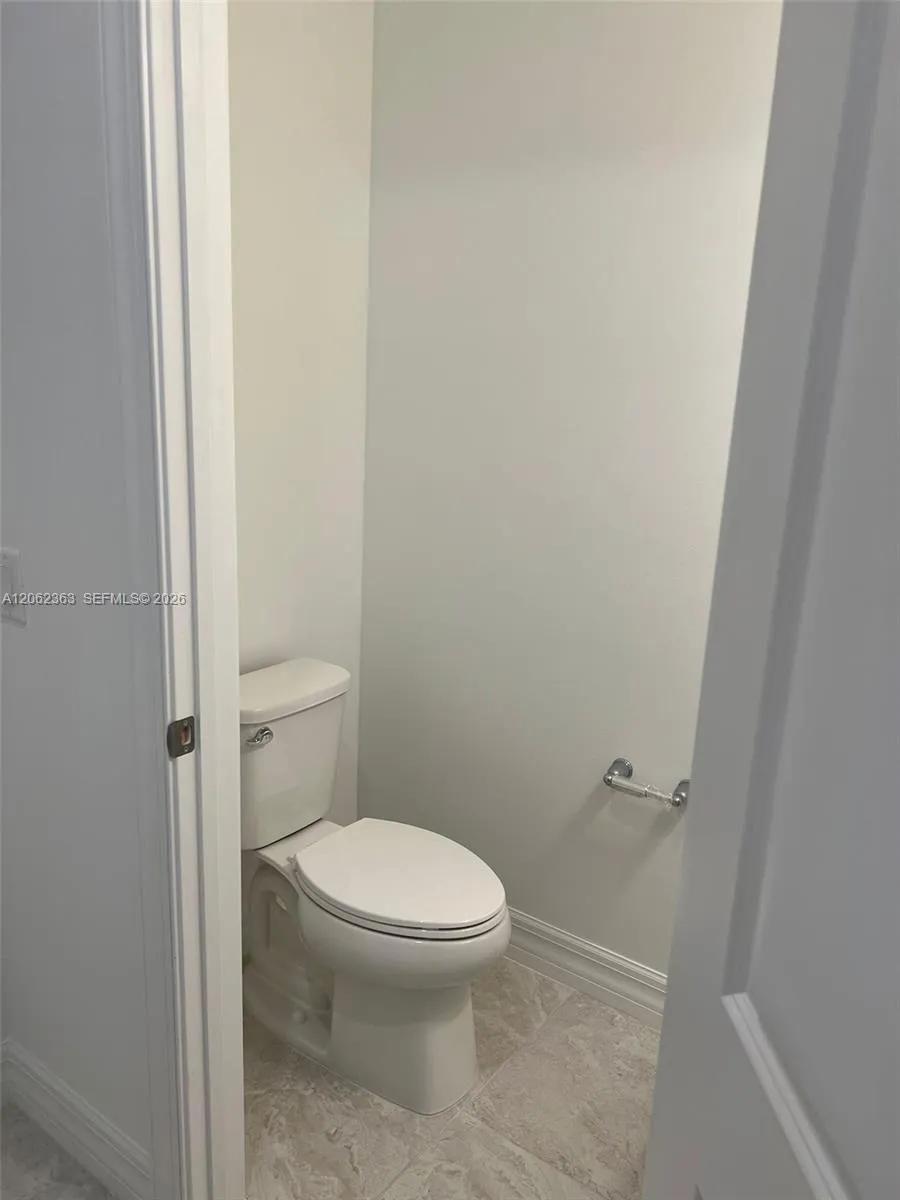 6121 Rancho Ln Green Acres, FL 33415