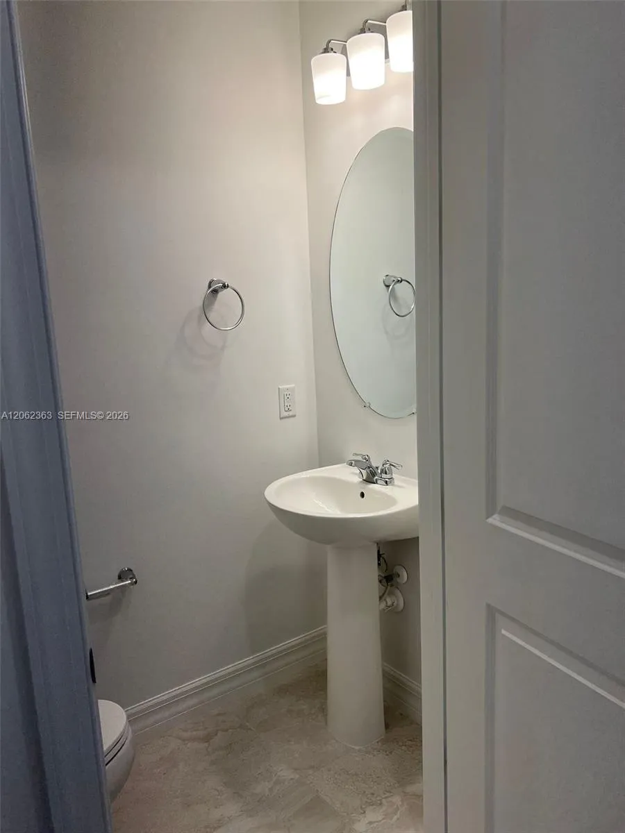 6121 Rancho Ln Green Acres, FL 33415