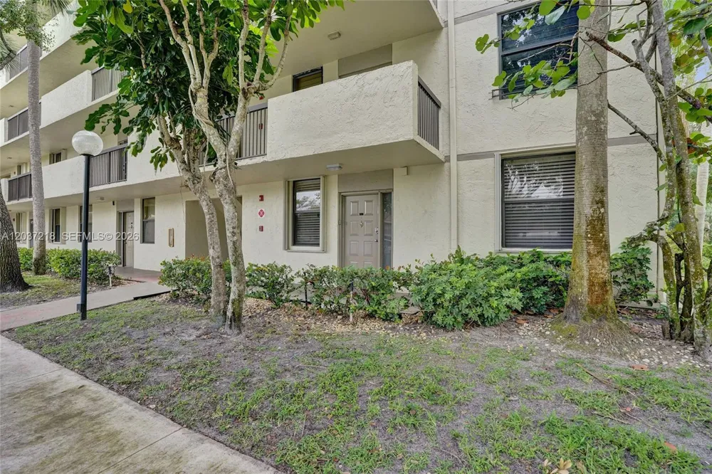 2908 S Carambola Cir S #106 Coconut Creek, FL 33066