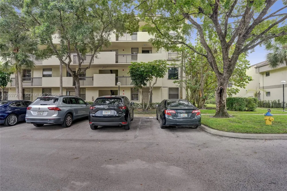 2908 S Carambola Cir S #106 Coconut Creek, FL 33066