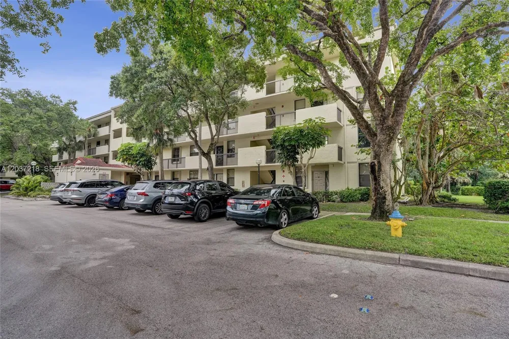 2908 S Carambola Cir S #106 Coconut Creek, FL 33066