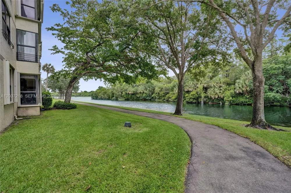 2908 S Carambola Cir S #106 Coconut Creek, FL 33066