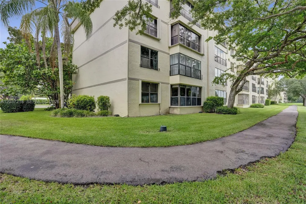 2908 S Carambola Cir S #106 Coconut Creek, FL 33066