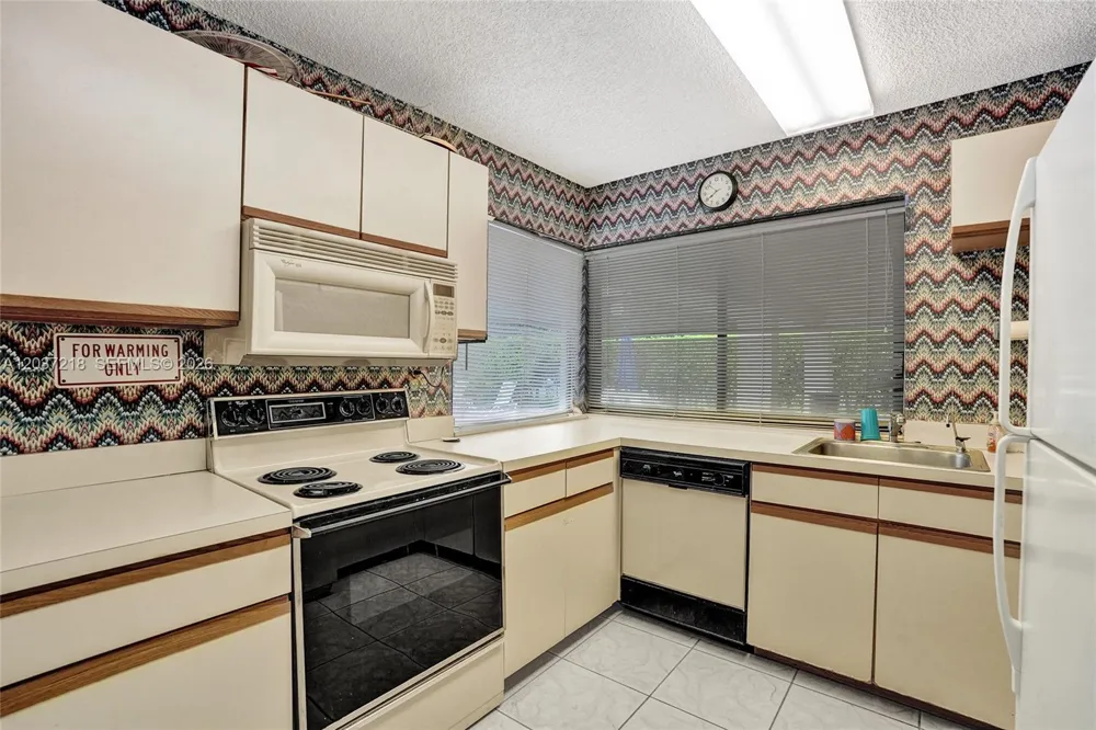 2908 S Carambola Cir S #106 Coconut Creek, FL 33066