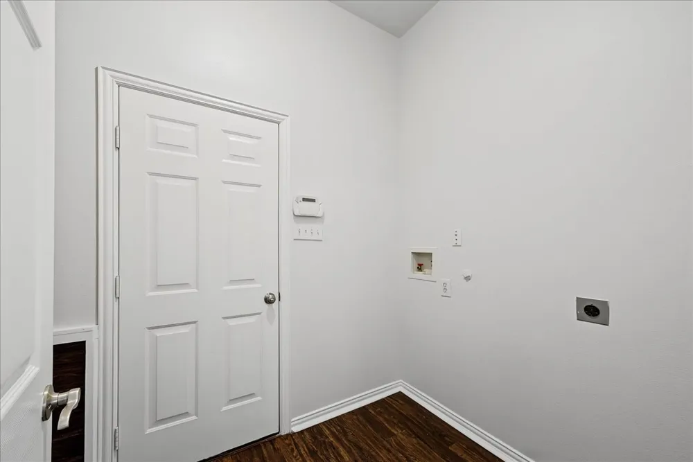 521 Acorn Court Saginaw, TX 76179