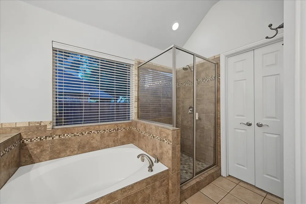 521 Acorn Court Saginaw, TX 76179