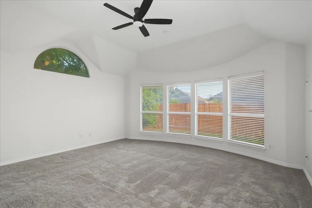 521 Acorn Court Saginaw, TX 76179