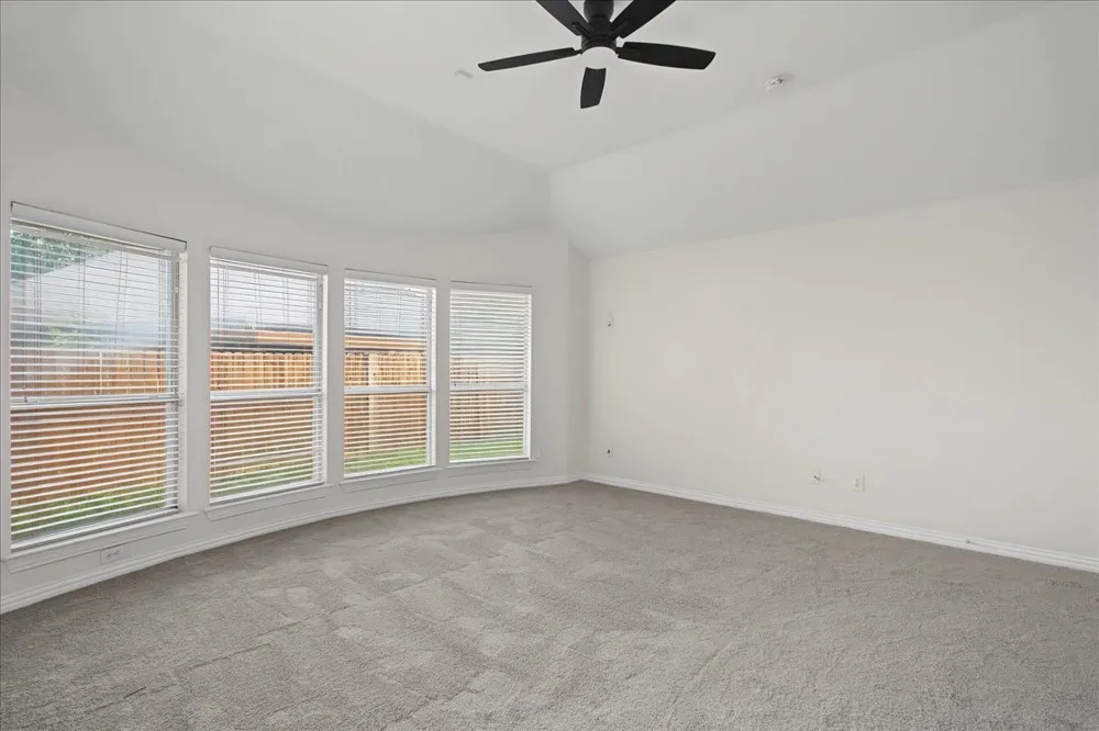 521 Acorn Court Saginaw, TX 76179