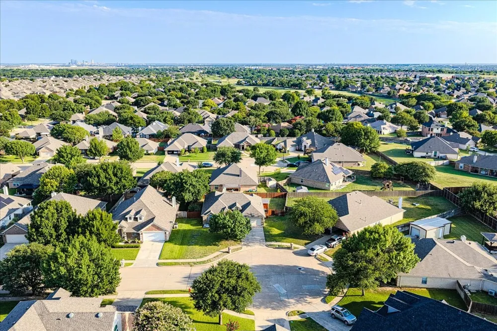 521 Acorn Court Saginaw, TX 76179