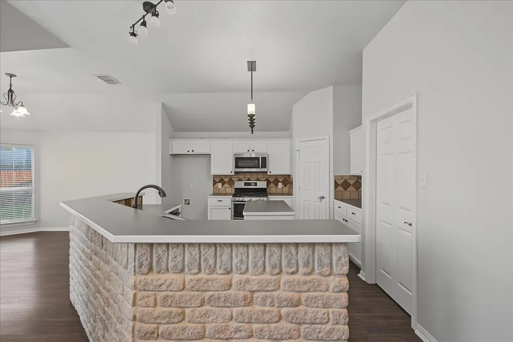 521 Acorn Court Saginaw, TX 76179