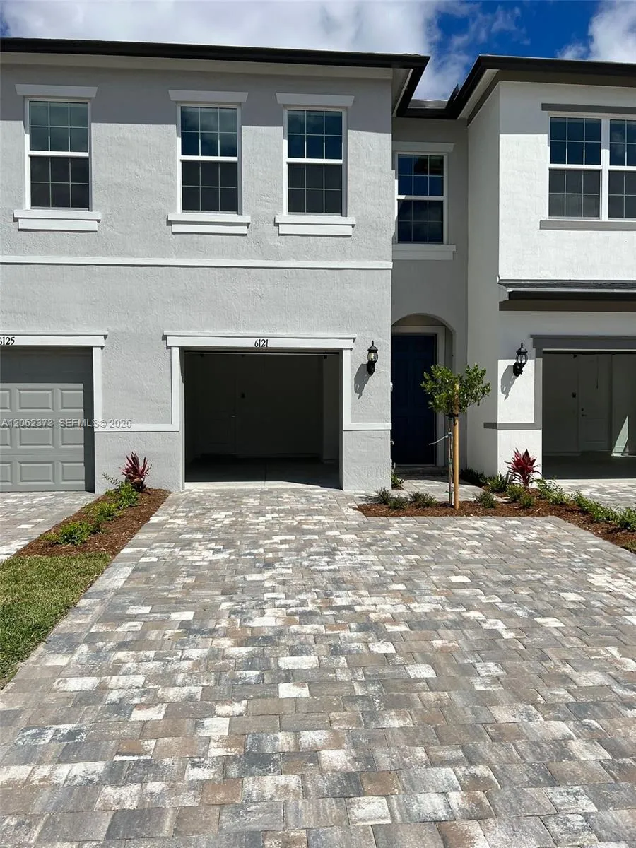6121 Rancho Ln #6121 Green Acres, FL 33415