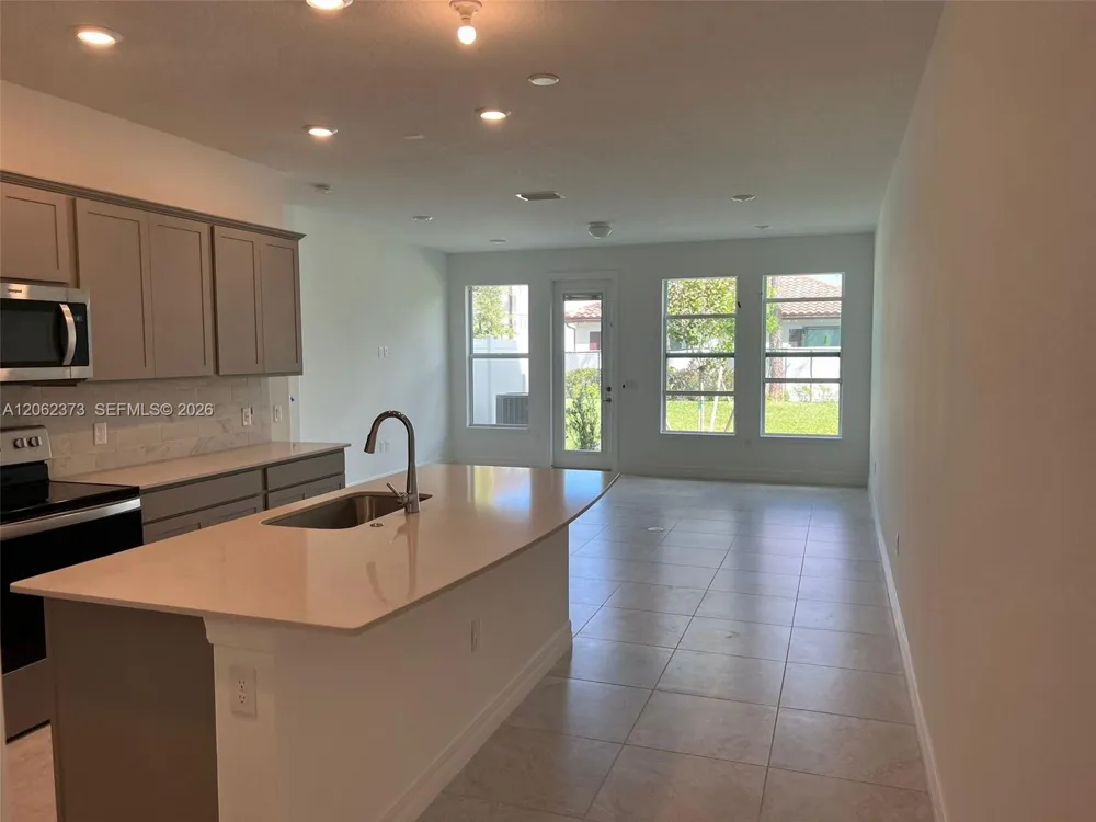 6121 Rancho Ln #6121 Green Acres, FL 33415