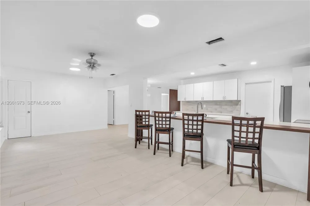 4595 NW 43rd Ct Lauderdale Lakes, FL 33319